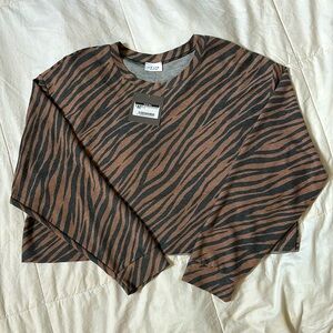NWT Le Lis Mocha Long Sleeve Zebra Crop Tee